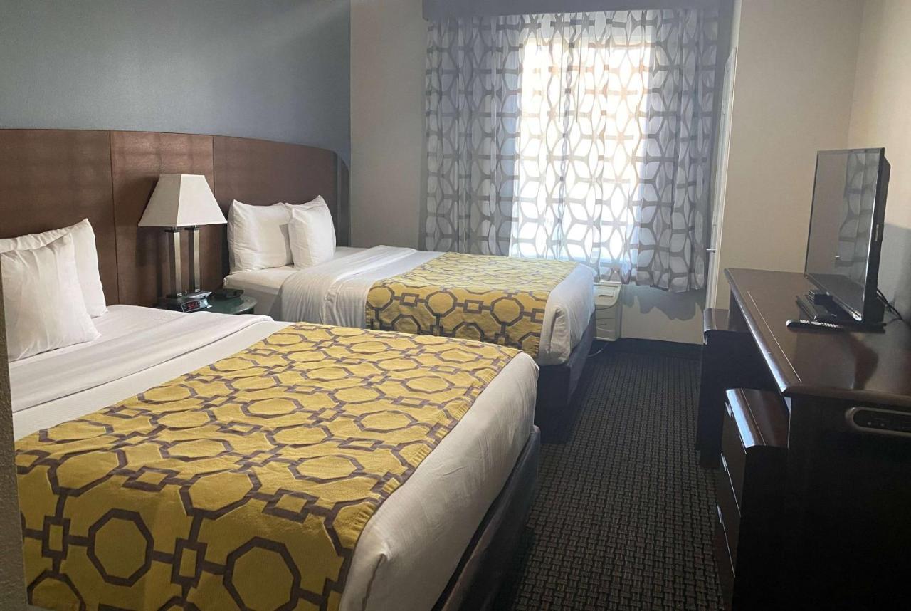 Baymont By Wyndham Colorado Springs Hotel Exterior photo