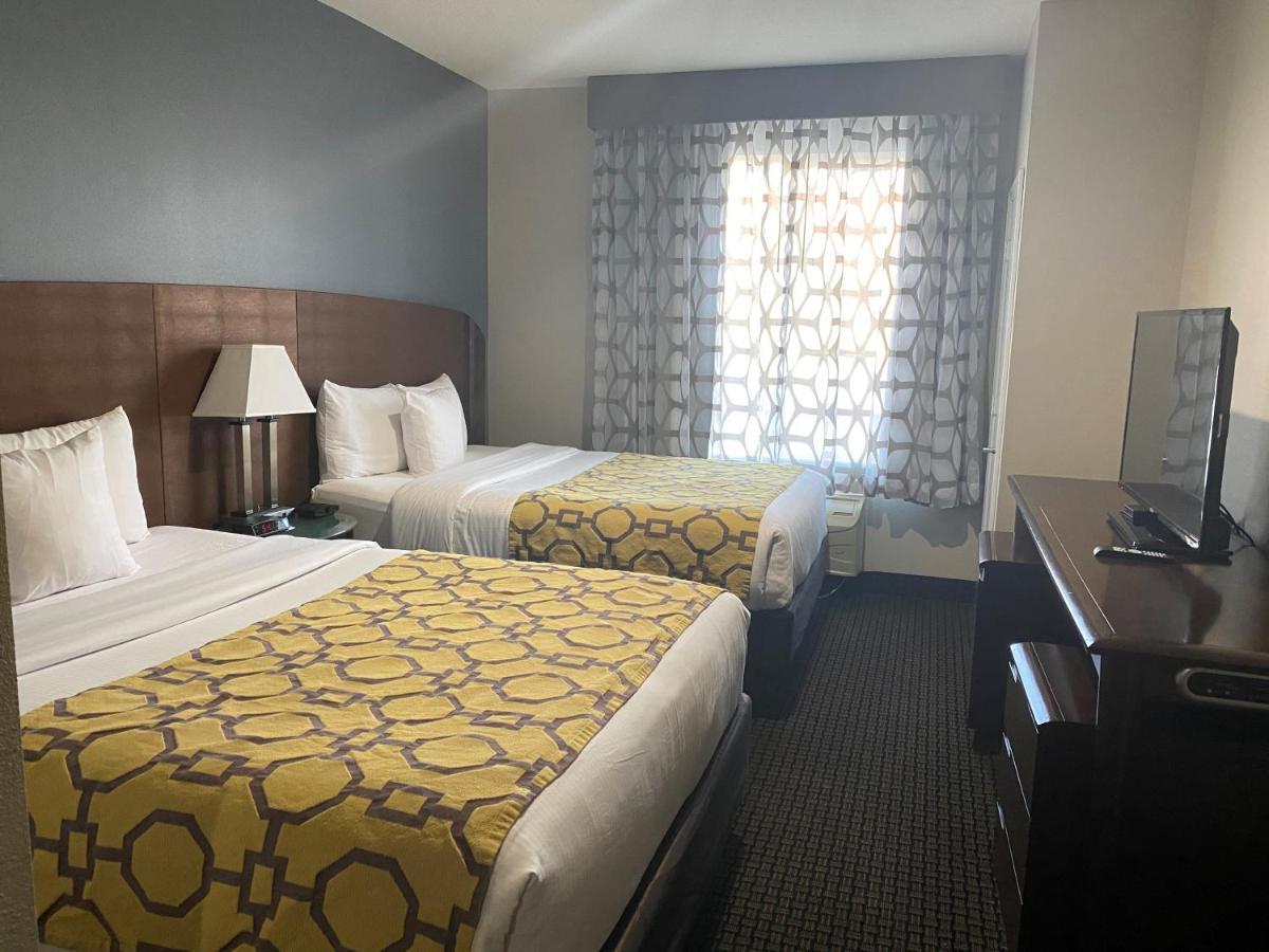 Baymont By Wyndham Colorado Springs Hotel Exterior photo